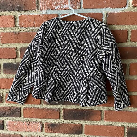 Girls H&M Jacket Sz 5-6 abstract pattern Black and Cream Jacket - Picture 6 of 7